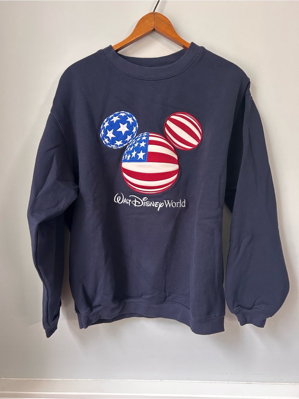 Vintage Walt Disney World Sweatshirt Medium Blue Mickey USA Flag Embroidered EUC